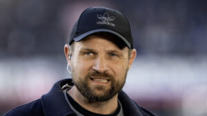 Bo Svensson har en kasket på hovedet