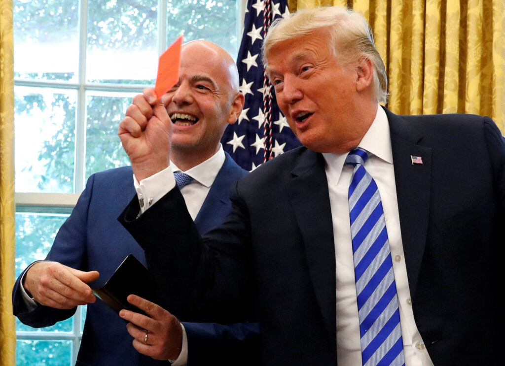 Donald Trump og Gianni Infantino.