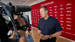 Peter Møller under præsentationen af truppen til Nations League