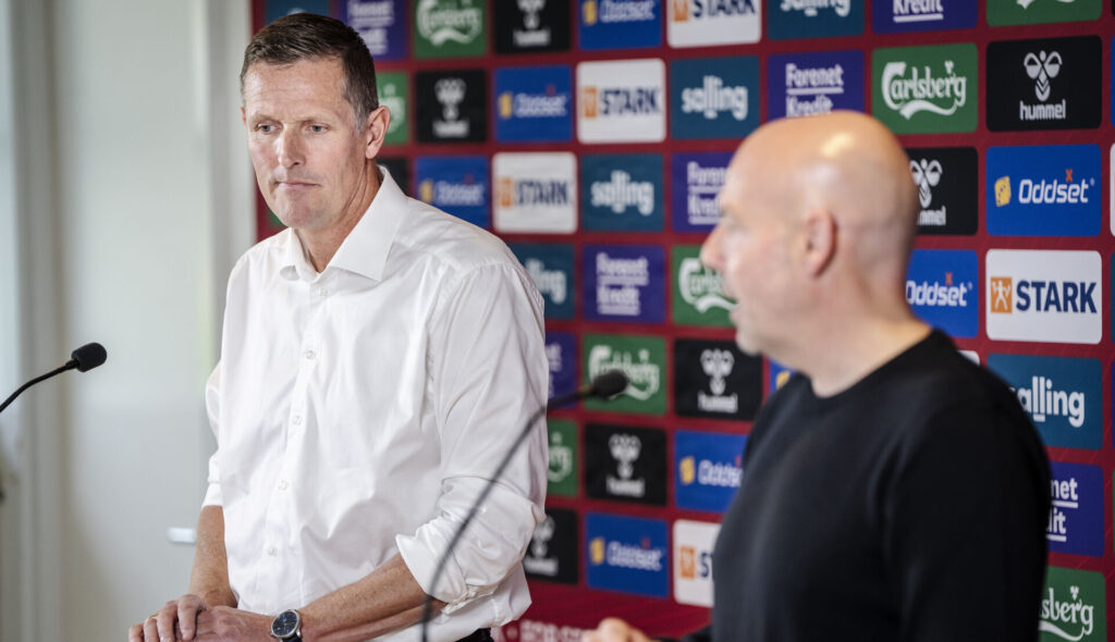 Peter Møller til pressemøde i DBU