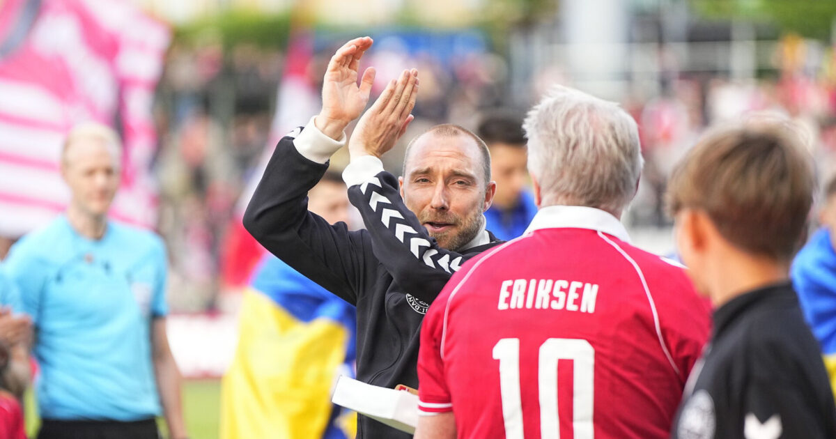 LIVE: Eriksen hyldet med brunsviger i Odense Foto: Bo Amstrup/Ritzau Scanpix