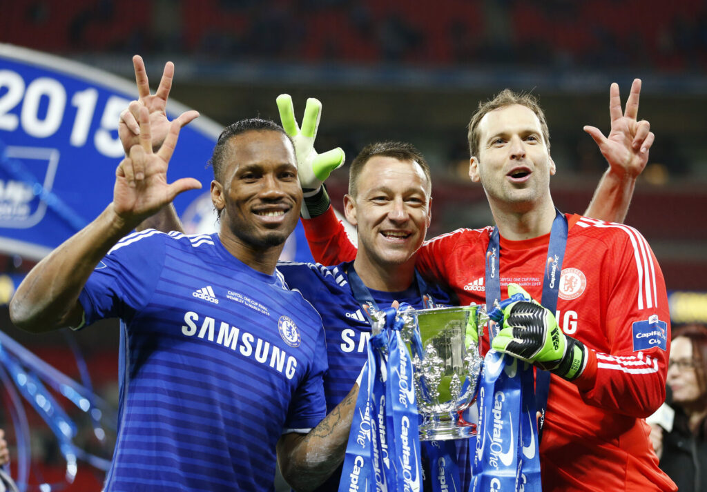 John Terry fejrer endnu et trofæ med Chelsea