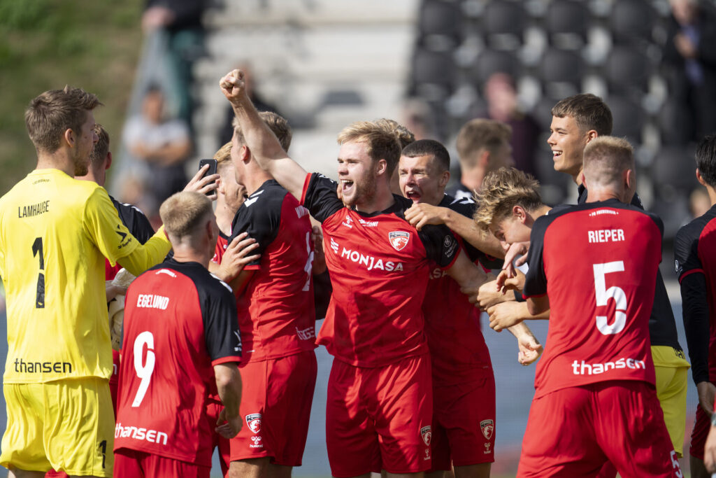 FC Fredericia-spillerne jubler