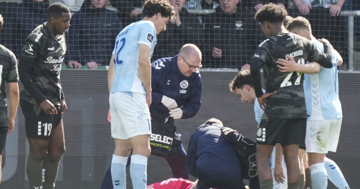 Sammenstød sendte målmand på hospitalet: Viborg-spiller var i chok Foto: Claus Fisker/Ritzau Scanpix