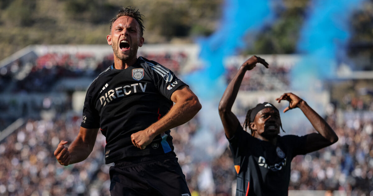 To danskere på tavlen mod Engels og Spierings Foto: Ritzau Scanpix/REUTERS