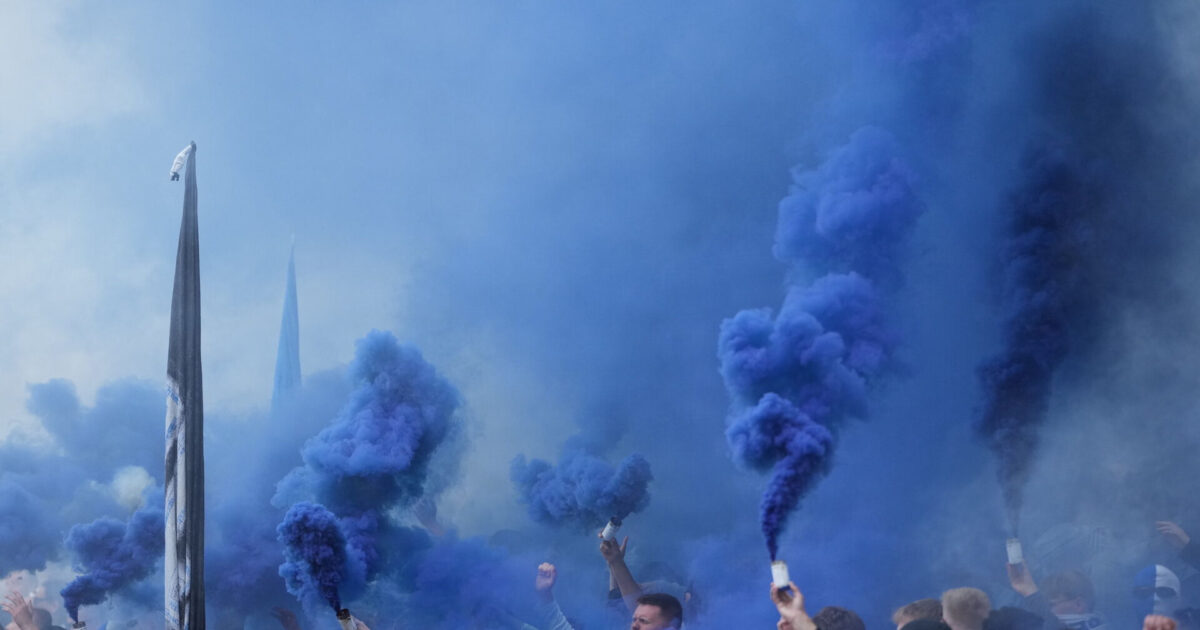 LIVE: Skandale – FCK-fanafsnit skyder efter FCM-spillere! Oddset Pokalen: FC København - FC Midtjylland i Parken i København torsdag den 14. maj 2026.