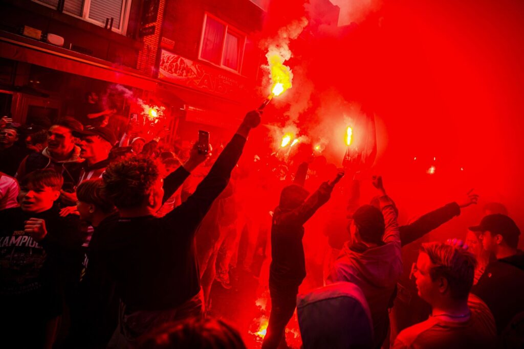 PSV-fansene affyre pyroteknik