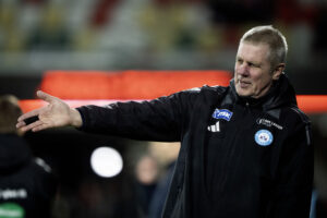 Kent Nielsen rækker hånden ud