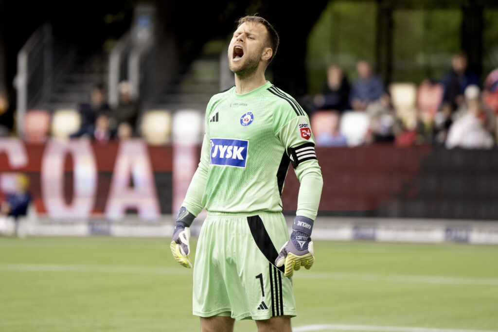 Nicolai Larsen i et jubelbrøl.