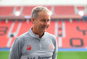 Kasper Hjulmand smiler