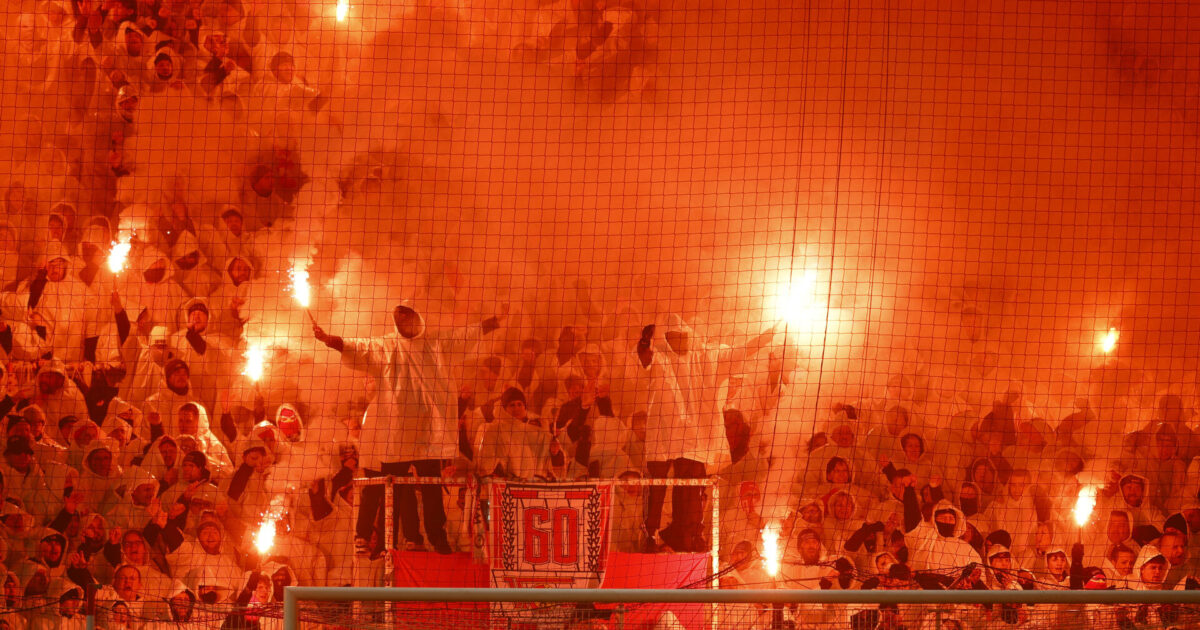 Milliondyrt pyroshow: Kultklub får kæmpe bøde Foto: Axel Schmidt DFL /REUTERS