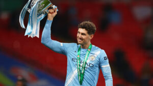 John Stones løfter Carabao Cup Trofæ