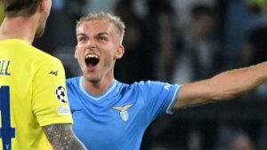 Gustav Isaksen jubler i Lazio.