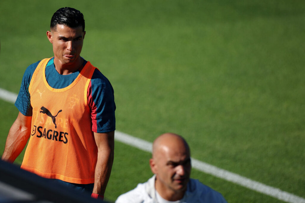 Cristiano Ronaldo og Roberto Martinez til træning ved VM 2026.