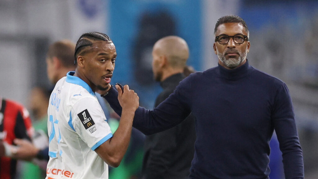 Habib Beye på bænken i Olympique Marseille.