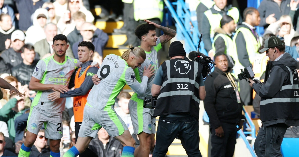 Lyseblå ånde i nakken: City slagter Chelsea i mesterskabsjagt Foto: Ritzau Scanpix/REUTERS