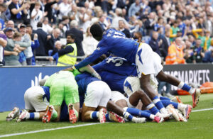 Everton-spillerne jubler efter den sene scoring mod Manchester United den 6. september 2026.