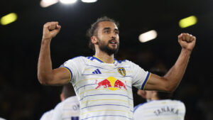 Leeds' Dominic Calvert-Lewin jubler over sin scoring.