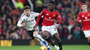 Kobbie Mainoo i aktion for Manchester United.