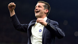 Christian Chivu jubler efter mesterskab.