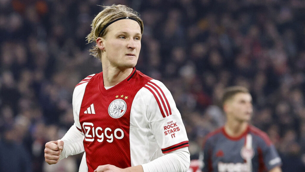 Kasper Dolberg i aktion for Ajax.