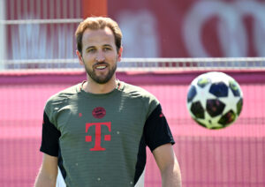 Harry Kane med et stort smil på læben.