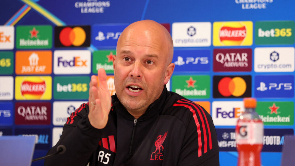 Liverpools cheftræner Arne Slot