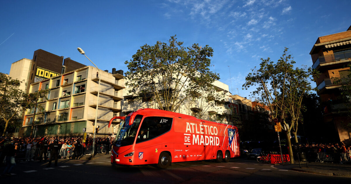 Atlético-bus angrebet før Barca-brag – Simeone raser Foto: Albert Gea/REUTERS