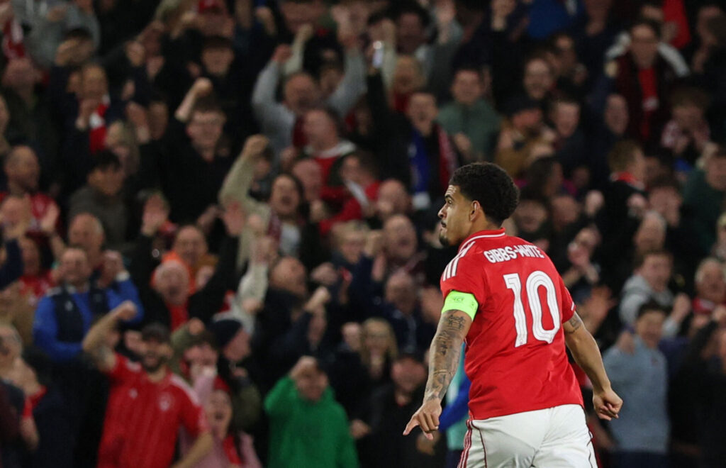 Morgan Gibbs-White fejrer et mål for Nottingham Forest.