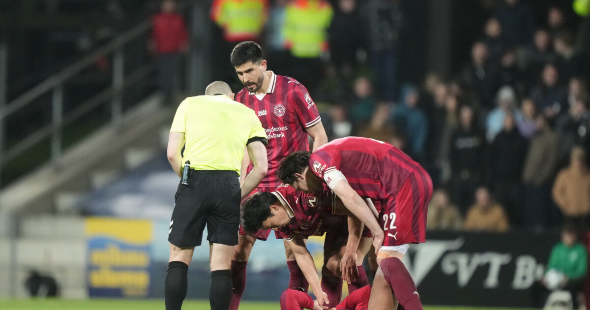 Bedøm selv: Skulle Sønderjyske-profil være udvist mod FCM? Sønderjyske møder FC Midtjylland i Superligaens mesterskabsspil på Sydbank Park i Haderslev torsdag den 23. april 2026.