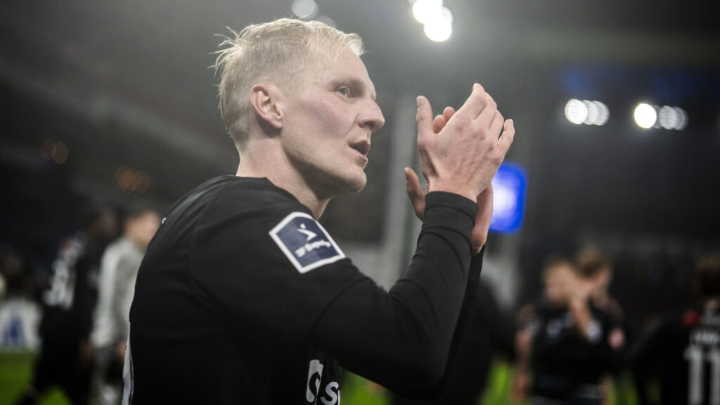 Andreas Oggesen fra Sønderjyske klapper.