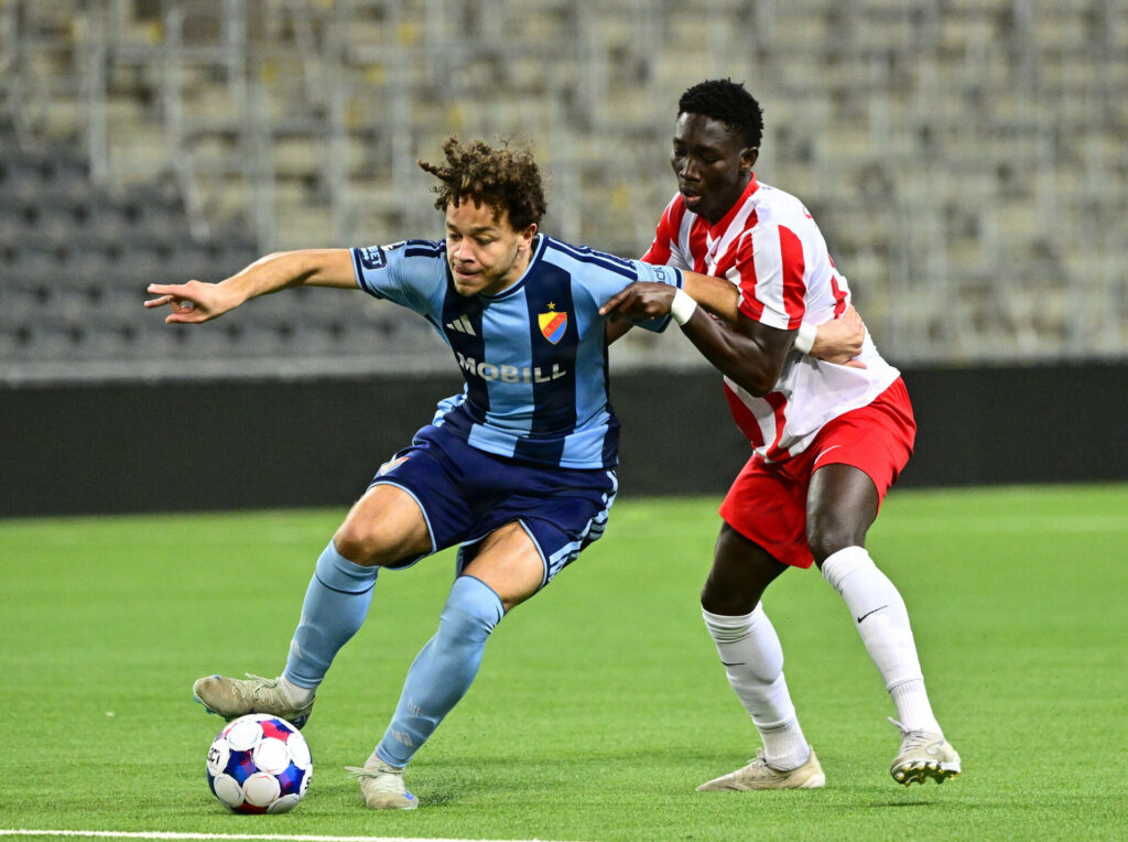 Mikael Anderson i aktion for Djurgården.