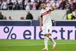 Ermedin Demirovic for Stuttgart jubler i Champions League efter scoring til 3-1 mod Viking den 9. september 2026.