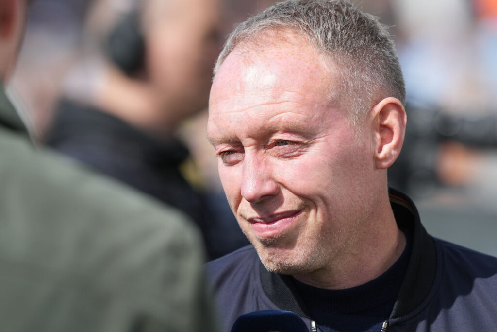 Steve Cooper kigger.