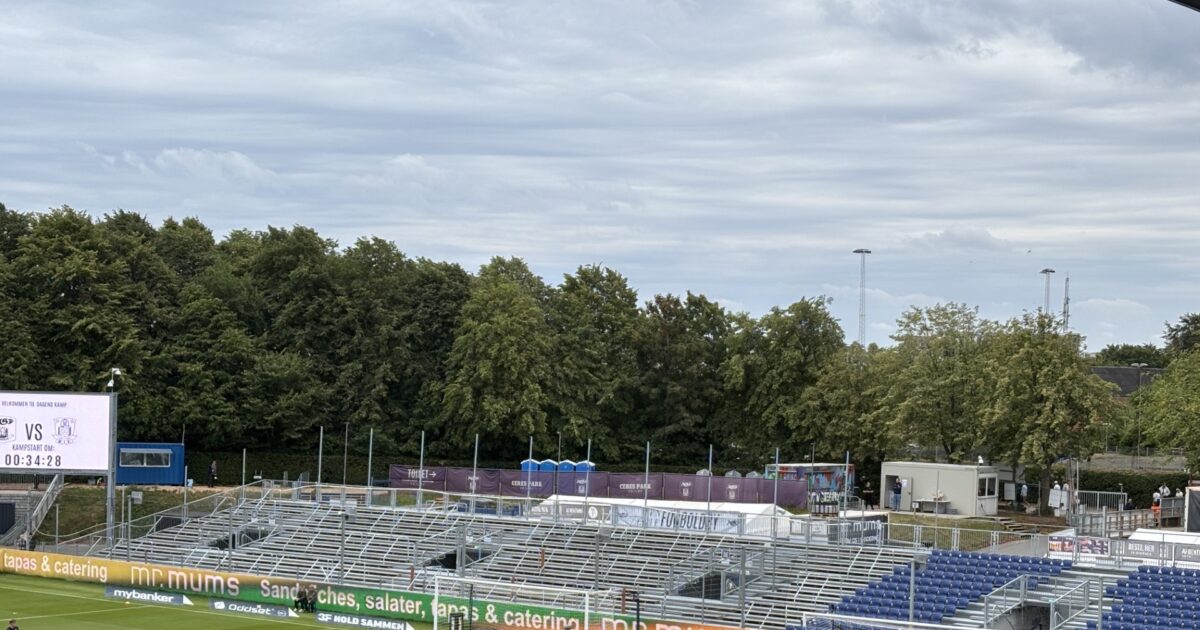 LIVE: Se videoen: AGF-tribune lukket – vinder BIF-fans lydkrigen? 