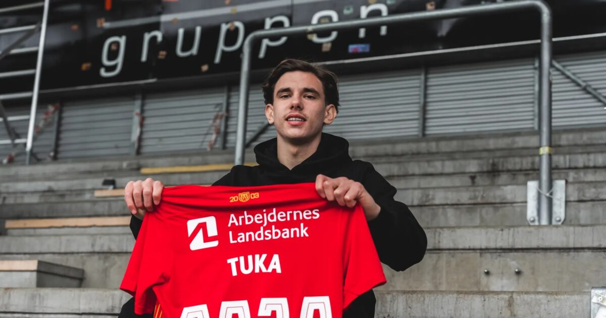FC Nordsjælland udstyrer talent med ny aftale Foto: FC Nordsjælland 