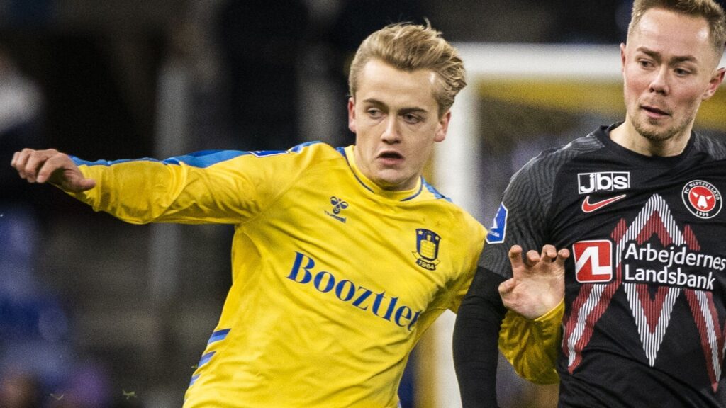 Oskar Fallenius i aktion for Brøndby mod FCM.