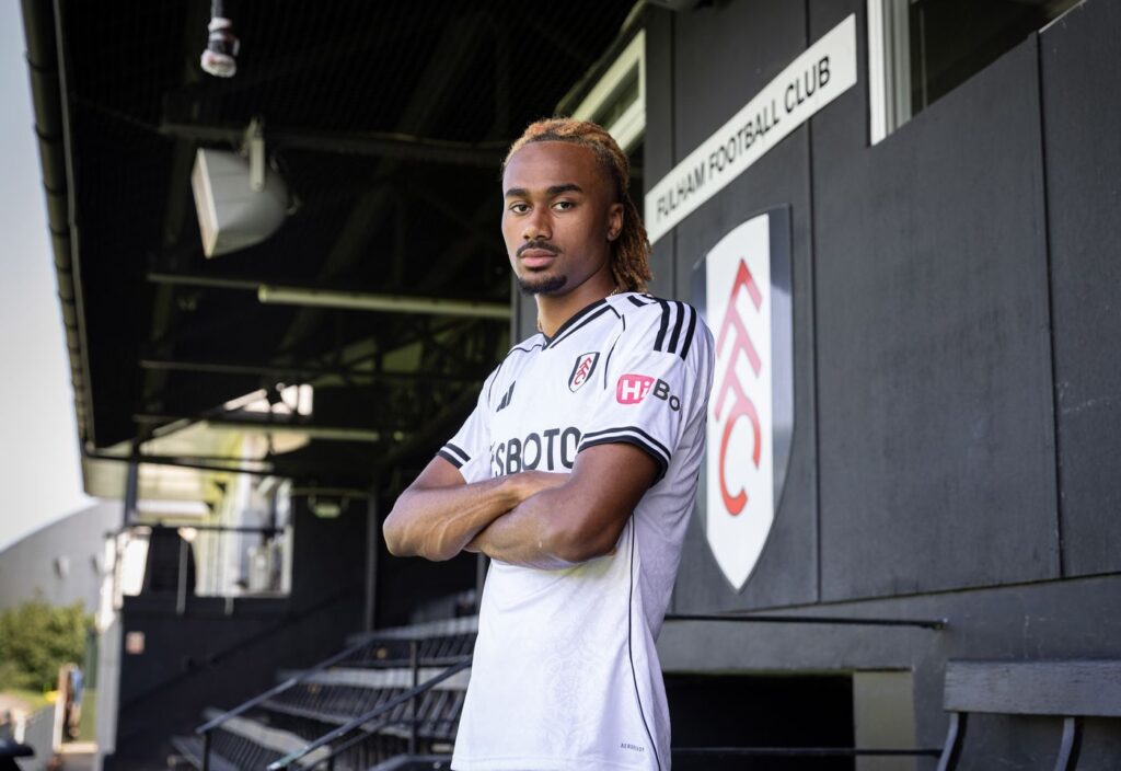 Jonah Kusi-Asare skifter til Fulham.