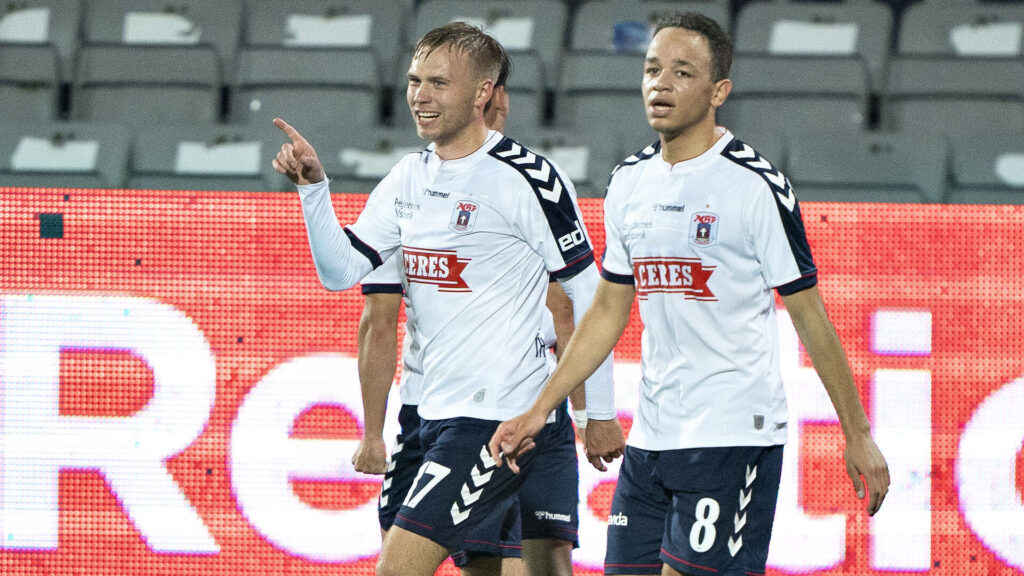 Jon Dagur Thorsteinsson smiler