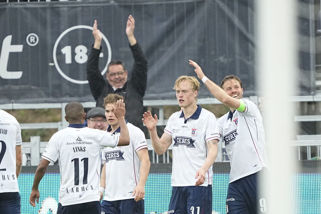 AGF-spillerne fejrer et mål mod Sønderjyske.