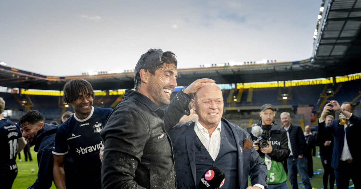 Superliga-guld går verden rundt: Hylder AGF Foto: Mads Claus Rasmussen/Ritzau Scanpix