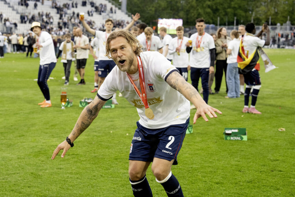 Felix Beijmo jubler med AGF.
