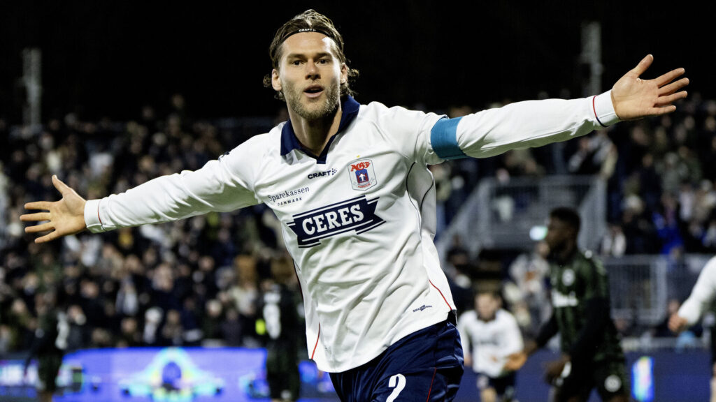 Felix Beijmo fejrer scoring i AGF.