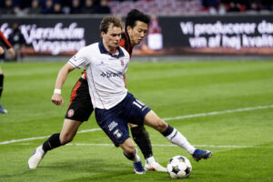 Kristian Arnstad på bolden mod FC Midtjylland.