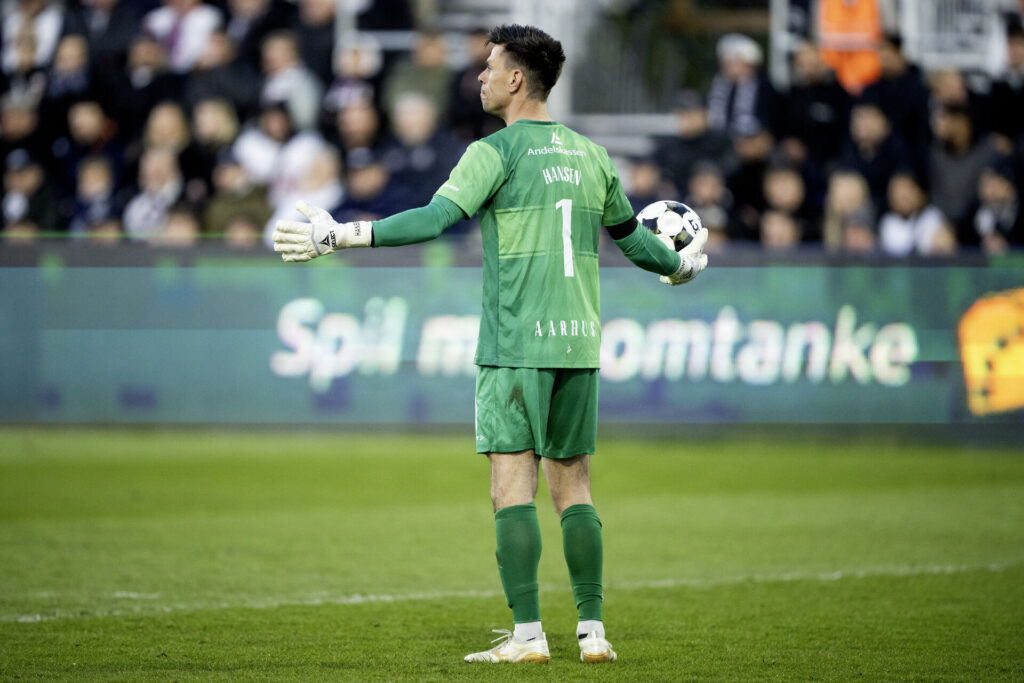 Jesper Hansen under AGF's kamp mod FC MIdtjylland.