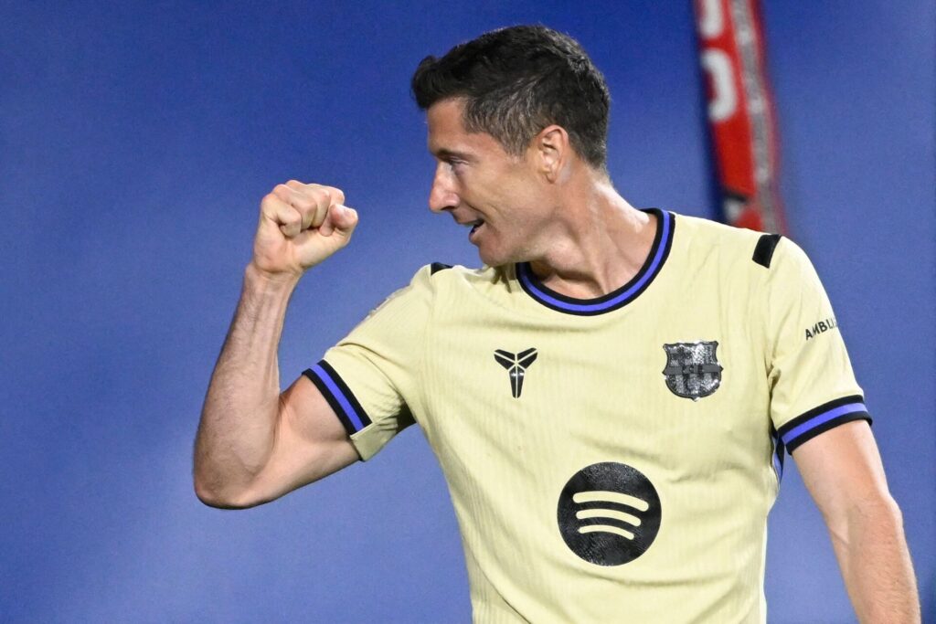 Robert Lewandowski knytter næven.