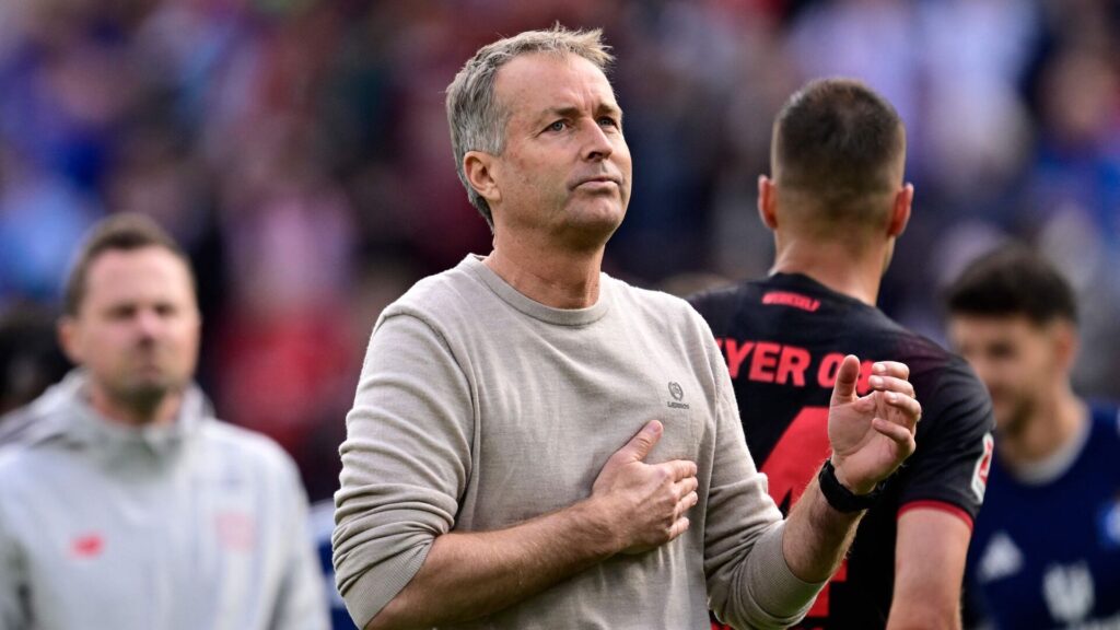 Kasper Hjulmand tager sig til hjertet i Leverkusen.