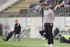 Bo Svensson på sidelinjen for FC København.