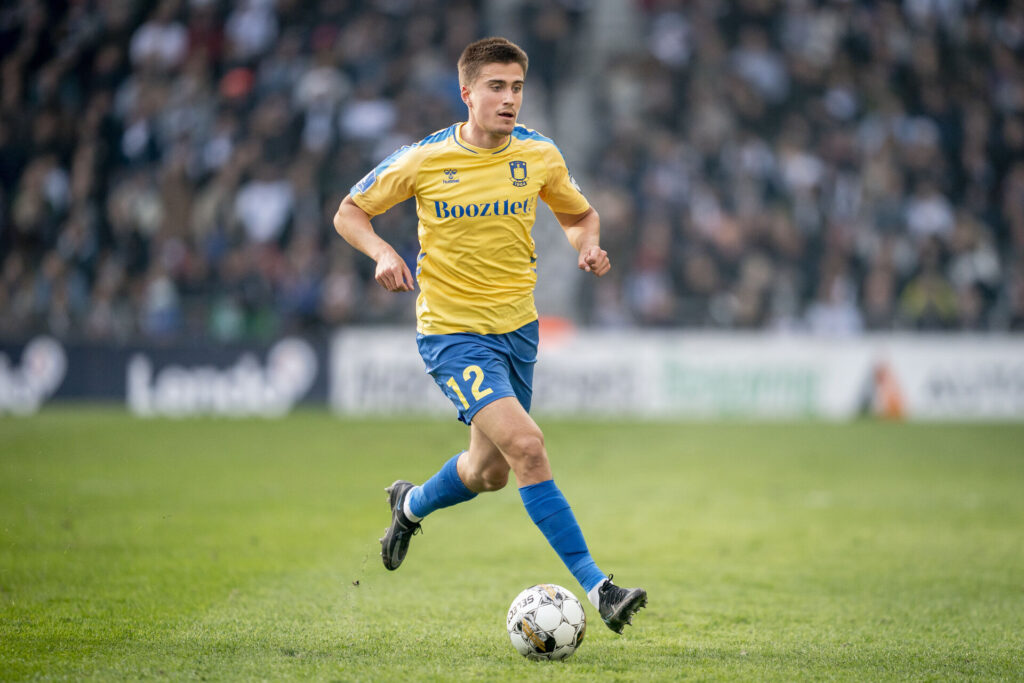 Carl Björk i kamp for Brøndby IF.