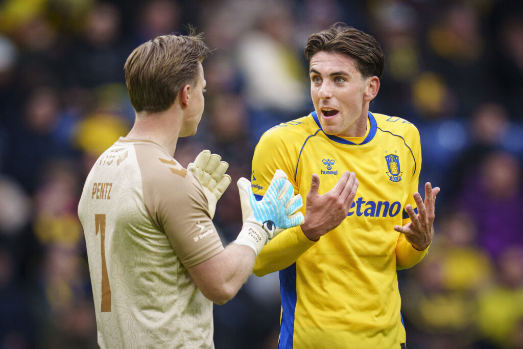 Luis Binks og Pentz taler